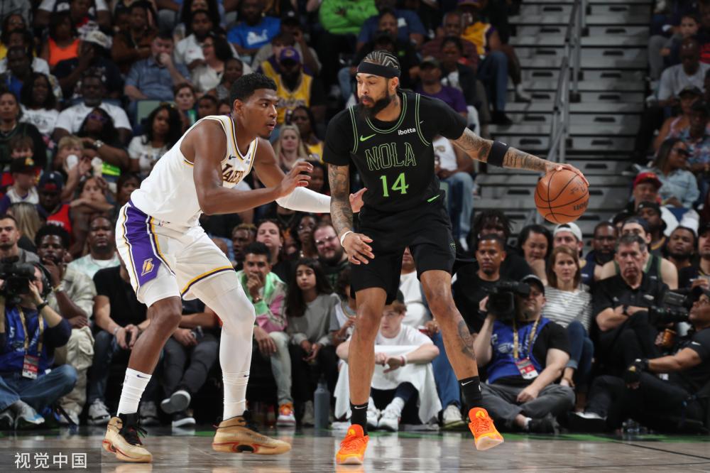 她的荣誉不 她的荣誉不